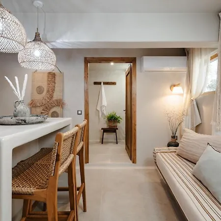 Chic Elysium - Serenity * Naxos City